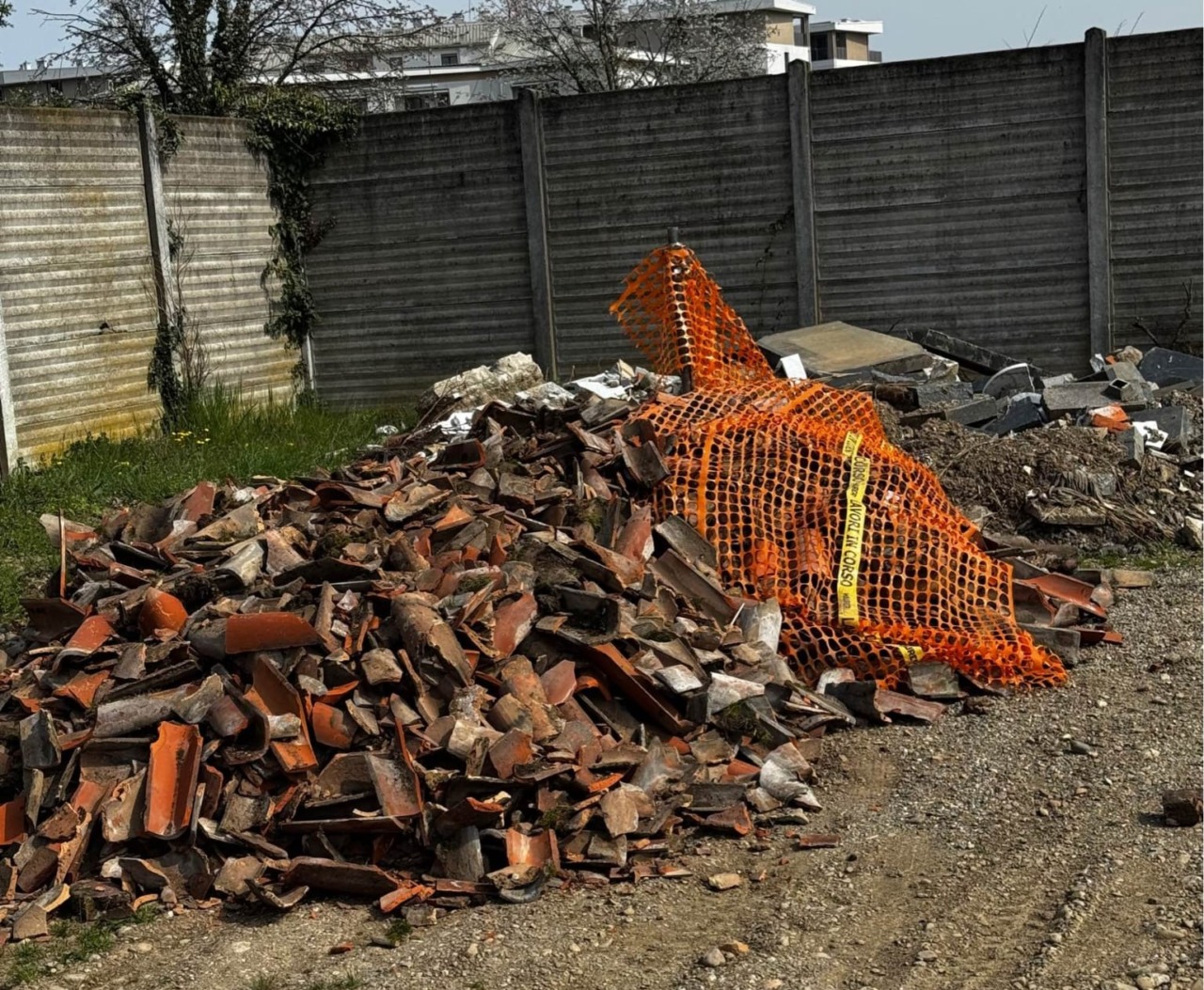 Due uomini denunciati per sversamento di macerie a Cornaredo