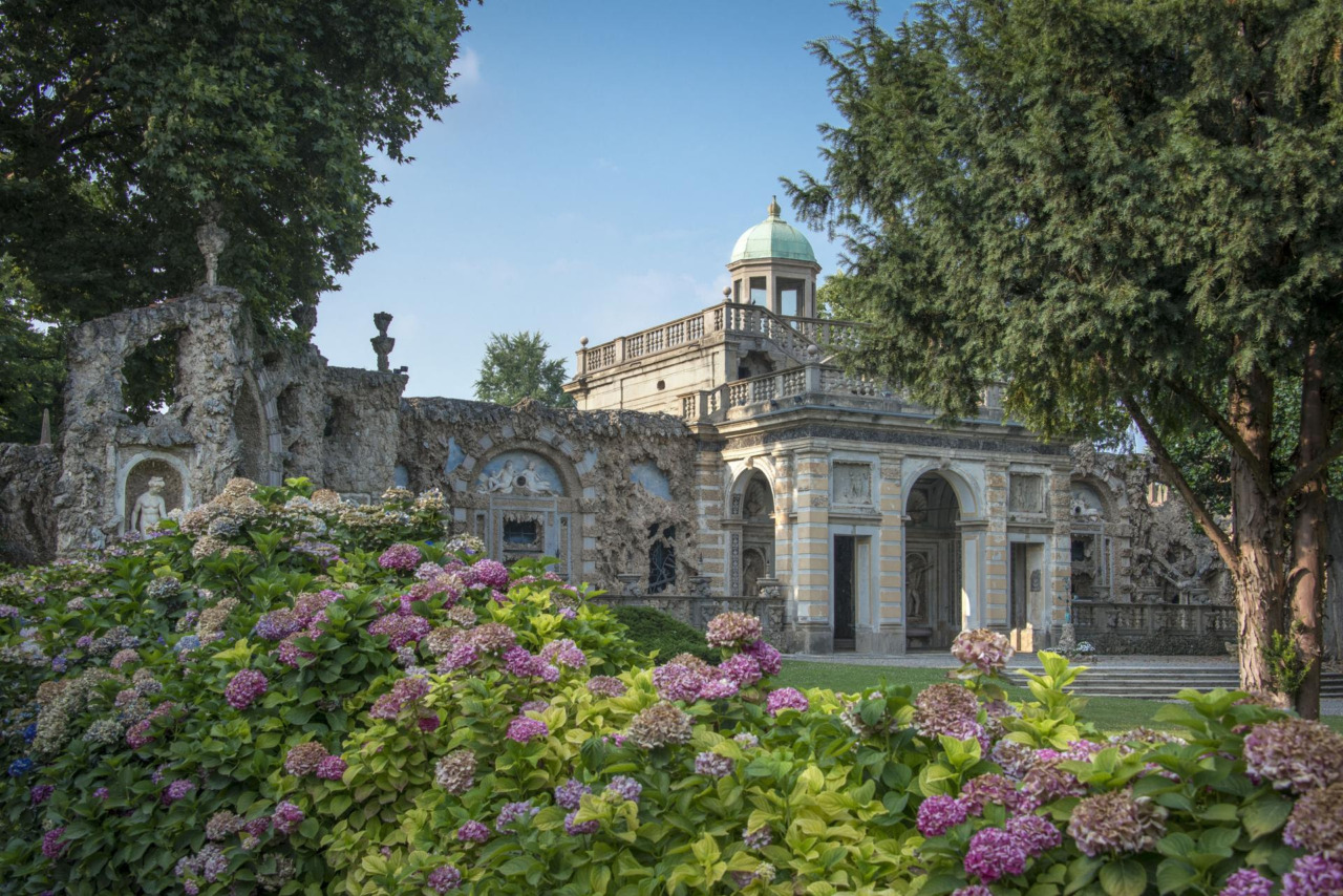 Villa Litta riapre: magia del Ninfeo con eventi e visite serali