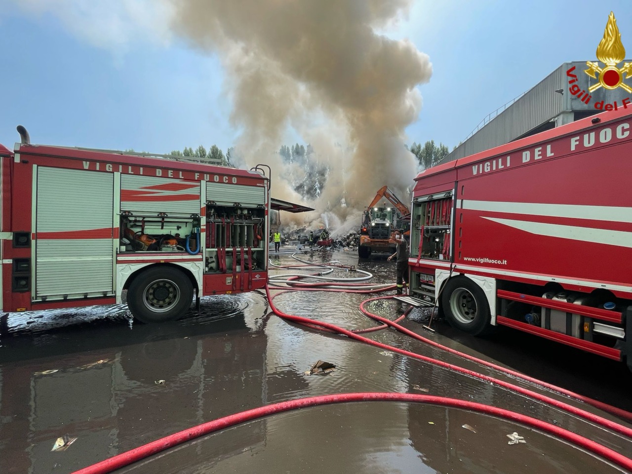 Intervento dei Vigili del Fuoco alla ricicleria di Muggiano