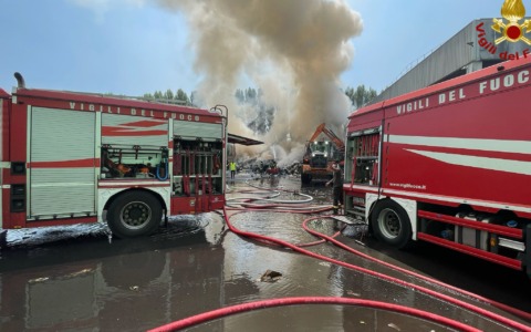 Intervento dei Vigili del Fuoco alla ricicleria di Muggiano