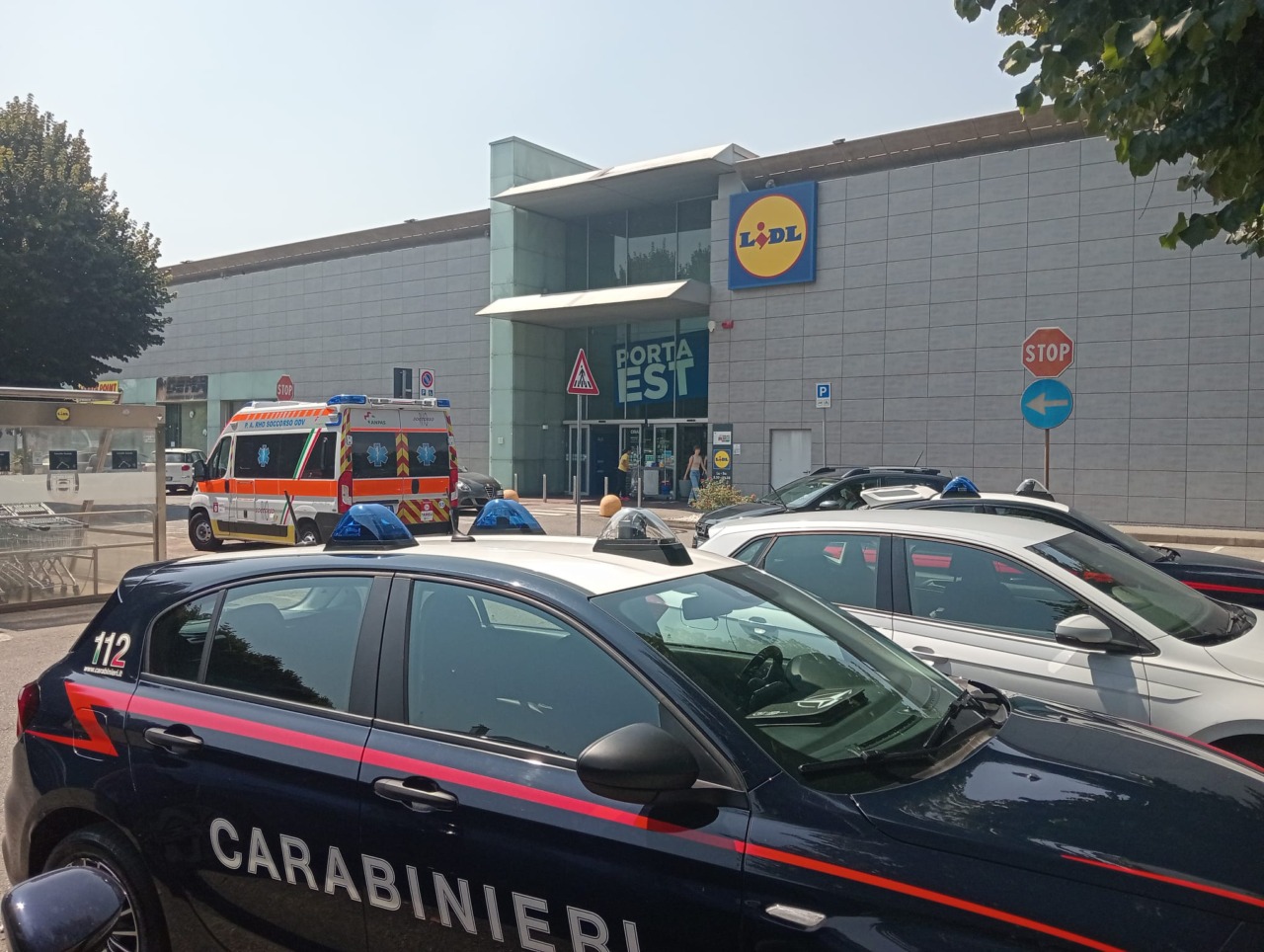 Colpo alla gioielleria Gioielli di Valenza al Rho Center: fuggiti con i preziosi