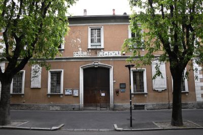 Inizia la demolizione dell’ex scuola Marconi in via De Amicis