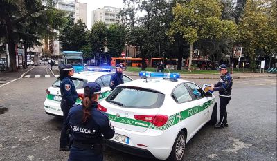 Residenti e commercianti della stazione di Rho denunciano insicurezza