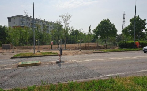 Via Magenta diventa a senso unico alternato per l’isola spartitraffico