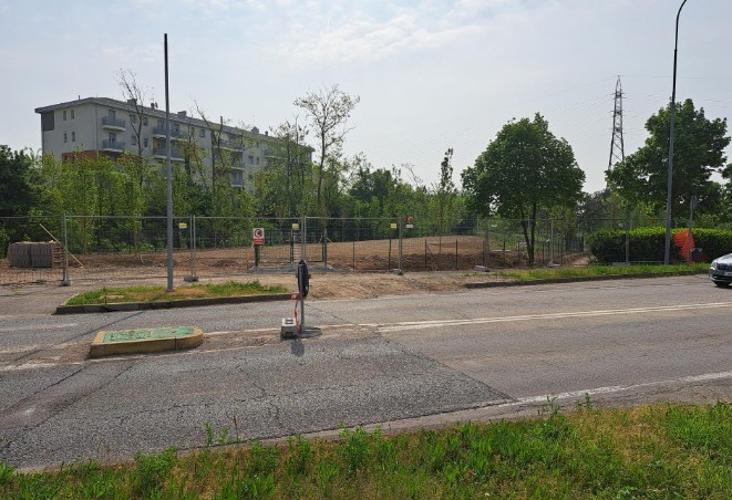 Via Magenta diventa a senso unico alternato per l’isola spartitraffico